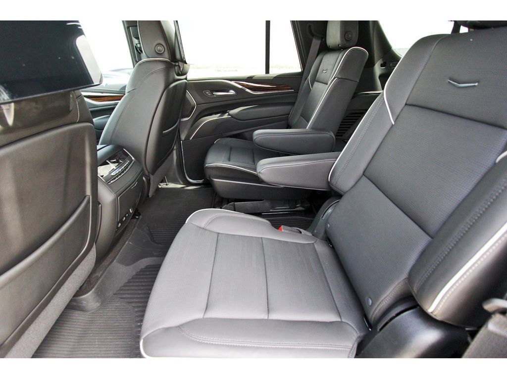 Certified 2023 Cadillac Escalade Premium Luxury AWD/4WD image 7