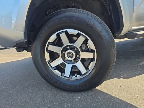 Used 2022 Toyota Tacoma TRD Sport image 24