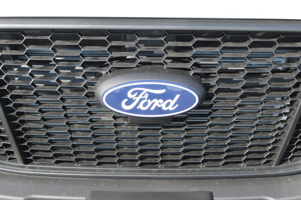 New 2027 Ford Transit 250 148 Medium Roof w/ Load Area Protection Package RWD image 9