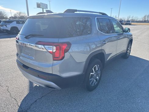 Used 2023 GMC Acadia SLT image 4