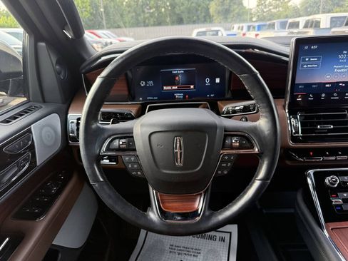 Used 2023 Lincoln Navigator Reserve AWD/4WD image 27