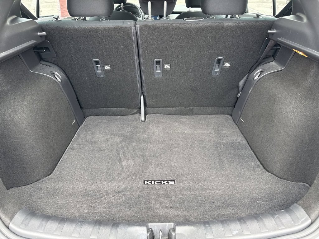 Used 2024 Nissan Kicks SV FWD image 10