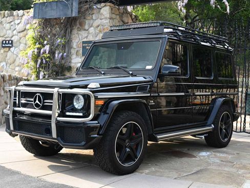 Used 2017 Mercedes-Benz G 63 AMG 4MATIC image 3