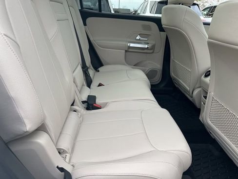New 2026 Mercedes-Benz GLB 250 image 27