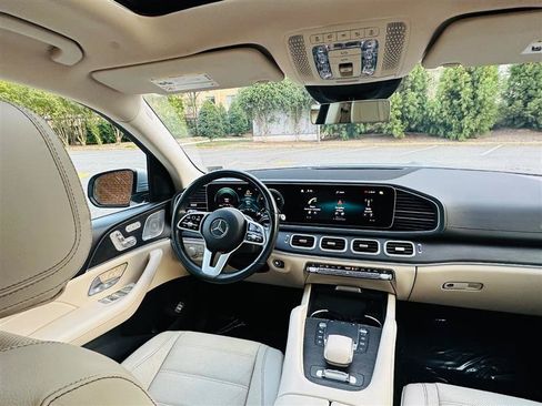 Used 2021 Mercedes-Benz GLS 450 4MATIC image 37