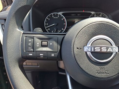Used 2023 Nissan Rogue SV AWD/4WD image 23
