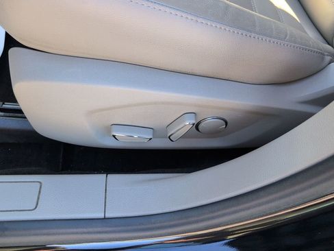 Used 2017 Ford Fusion SE image 9