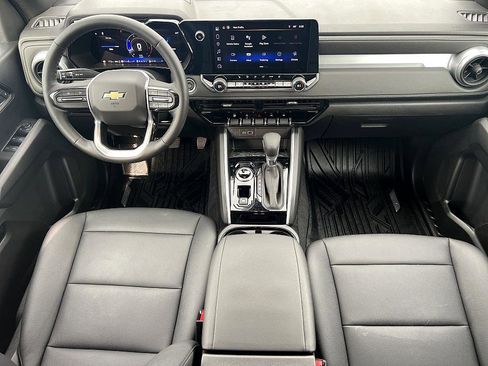 Used 2024 Chevrolet Colorado LT w/ LT Convenience Package III image 19