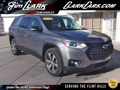 Used 2020 Chevrolet Traverse LT w/ LT Premium Package image 1