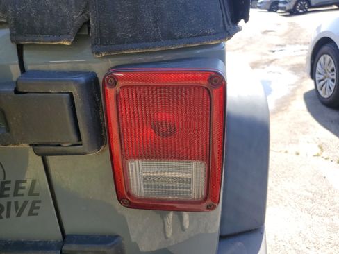 Used 2015 Jeep Wrangler Sport AWD/4WD image 8