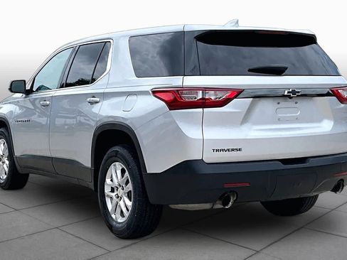 Used 2019 Chevrolet Traverse LS w/ LPO, Blackout Package FWD image 11