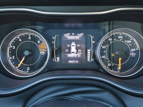 Used 2020 Jeep Cherokee Latitude Plus image 23