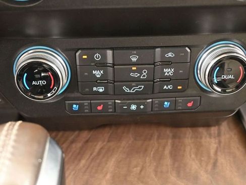 Used 2020 Ford F150 Limited w/ Trailer Tow Package image 31