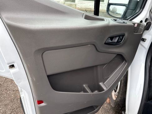 Used 2020 Ford Transit 250 Low Roof image 10