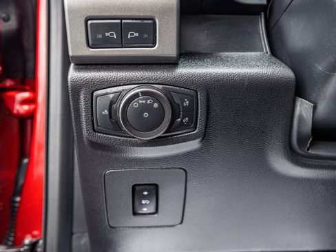 Used 2018 Ford F150 Raptor w/ Equipment Group 802A Luxury image 20