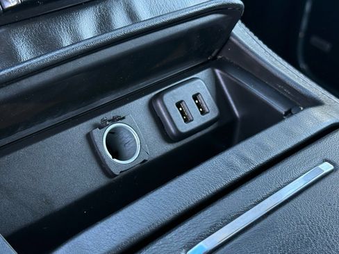 Used 2018 Chevrolet Suburban Premier image 25