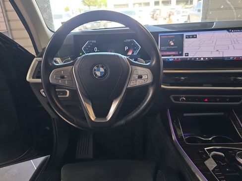 Used 2025 BMW X7 xDrive40i AWD/4WD image 16