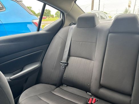 Used 2025 Nissan Altima 2.5 SV FWD image 39