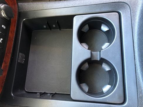 Used 2013 Chevrolet Avalanche LS image 21