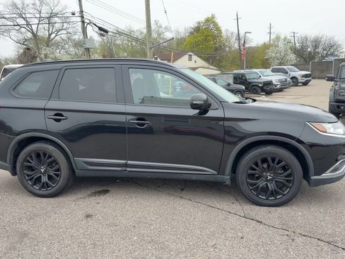 Used 2018 Mitsubishi Outlander LE FWD image 11