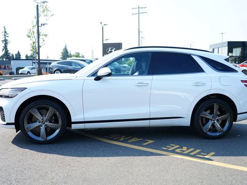 Used 2025 Genesis GV70 3.5T Sport w/ Sport Prestige Package image 8