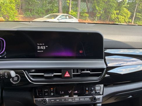 Used 2025 Kia Seltos S FWD image 18