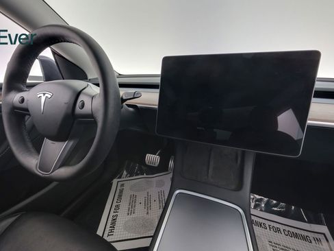 Used 2022 Tesla Model Y Performance image 25