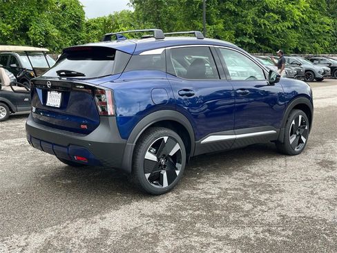New 2025 Nissan Kicks SR image 3