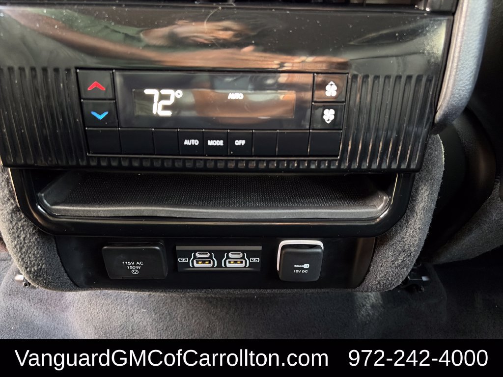 Used 2024 Jeep Wagoneer Series II w/ Flexible Seating Group RWD image 22