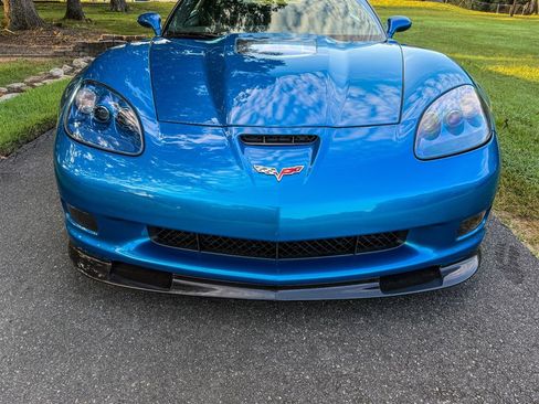 Used 2009 Chevrolet Corvette ZR1 w/ Preferred Equipment Group RWD image 14