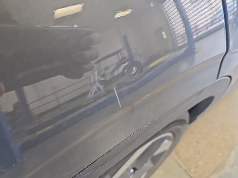 Used 2024 Hyundai Venue SEL FWD image 4