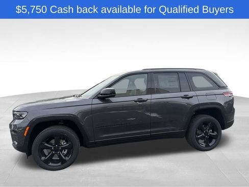 New 2025 Jeep Grand Cherokee Altitude image 3