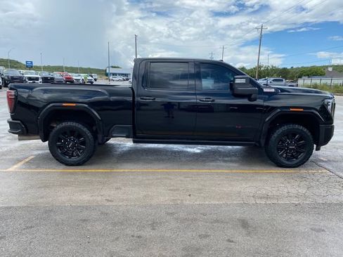 Used 2024 GMC Sierra 2500 AT4 w/ AT4 Premium Plus Package AWD/4WD image 7