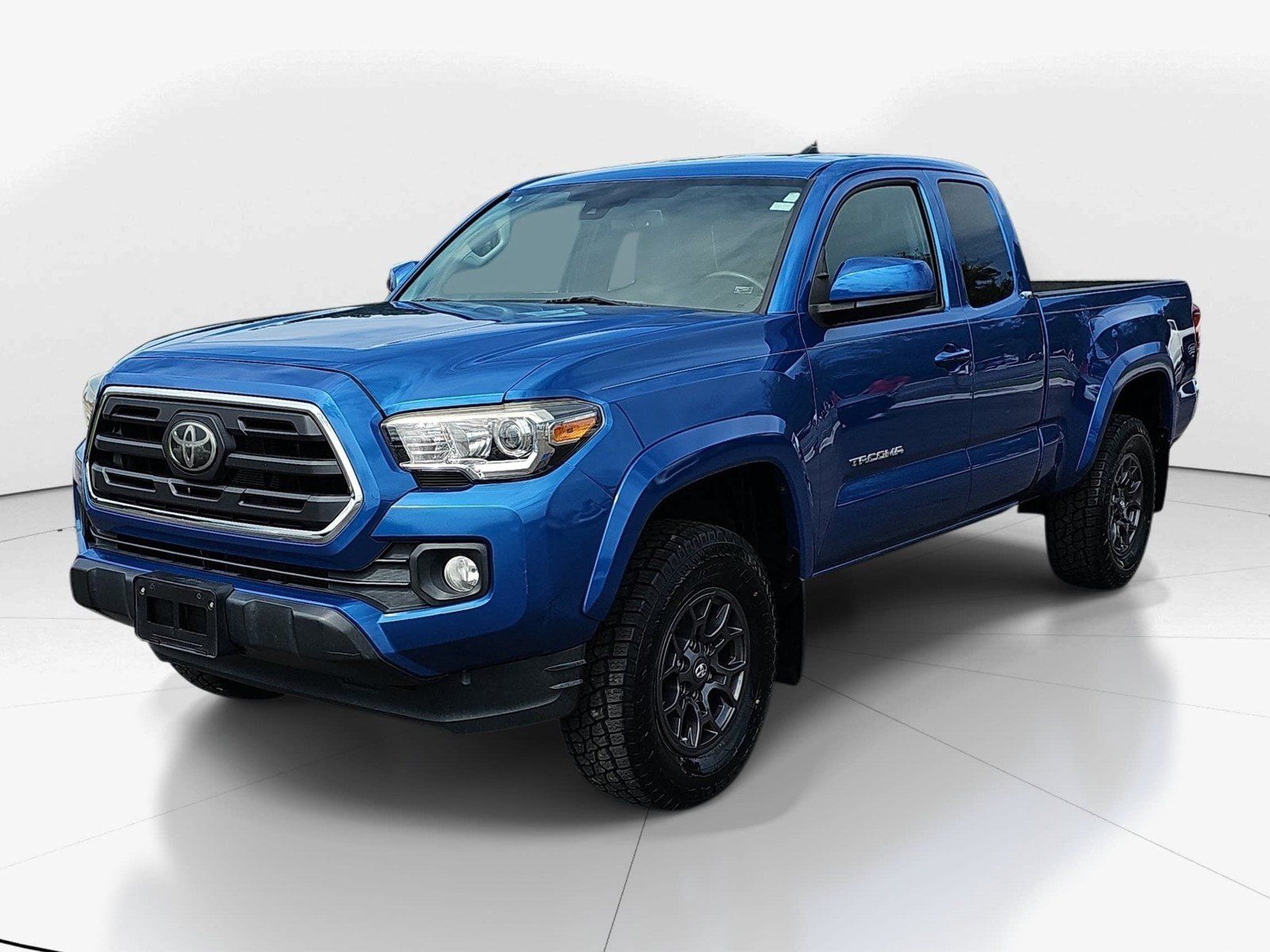 Used 2018 Toyota Tacoma SR5 AWD/4WD image 8