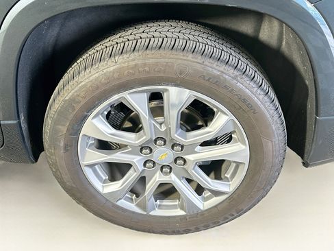 Used 2019 Chevrolet Traverse Premier w/ Driver Confidence II Package FWD image 11