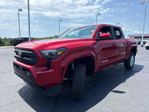 Used 2026 Toyota Tacoma SR5 AWD/4WD image 4