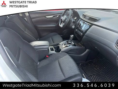 Used 2017 Nissan Rogue S w/ S Appearance Package AWD/4WD image 8