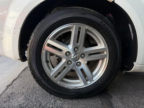 Used 2009 Dodge Avenger SXT FWD image 29