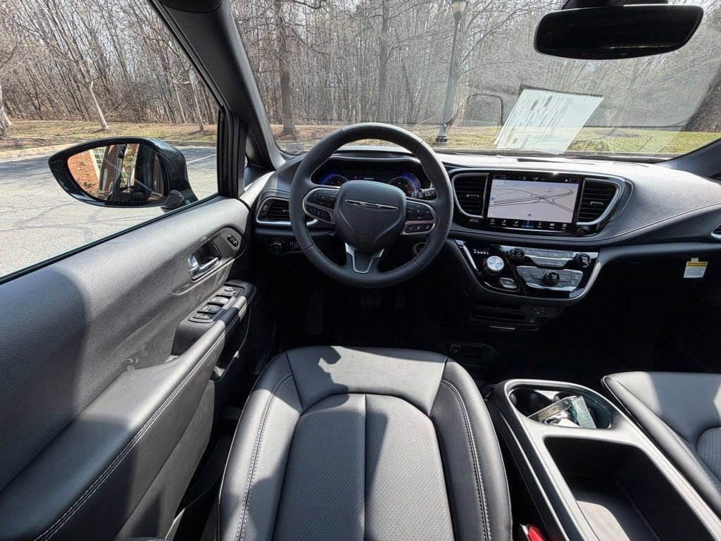 New 2026 Chrysler Pacifica Select FWD image 14