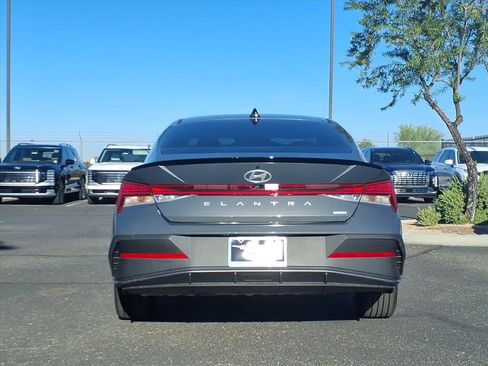 New 2025 Hyundai Elantra SEL image 5