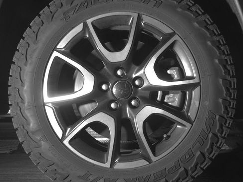 Used 2025 Jeep Compass Trailhawk AWD/4WD image 13
