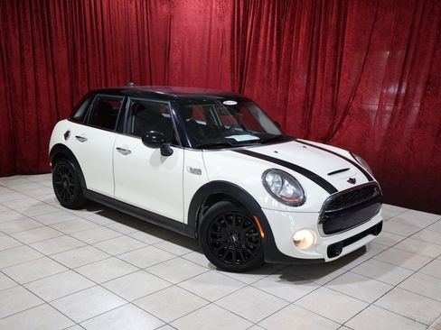 Used 2018 MINI Cooper S FWD image 2