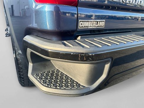 Used 2022 Chevrolet Silverado 2500 Custom w/ Custom Value Package AWD/4WD image 21