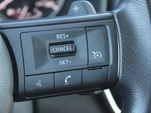 Used 2023 Nissan Rogue S image 28