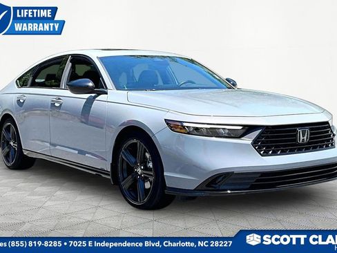 Used 2025 Honda Accord Sport image 1