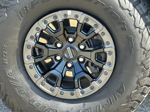 Used 2024 Ford Bronco Raptor w/ Interior Carbon Fiber Pack 6 AWD/4WD image 39
