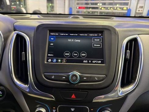 Used 2020 Chevrolet Equinox LS w/ LS Convenience Package image 22