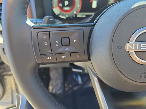 Used 2024 Nissan Rogue Platinum image 20