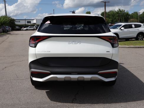Used 2023 Kia Sportage EX AWD/4WD image 4