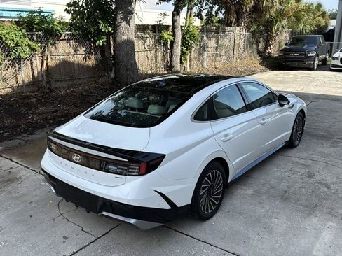 Used 2025 Hyundai Sonata Limited FWD image 5